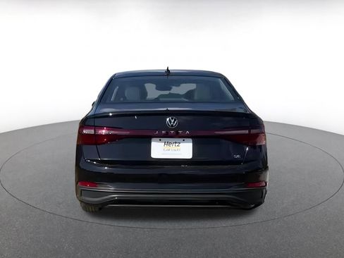 Used 2025 Volkswagen Jetta SE image 12