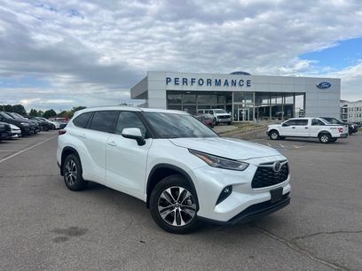 Used 2022 Toyota Highlander XLE