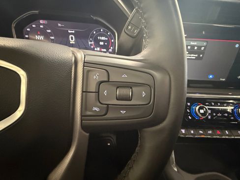 Used 2024 GMC Sierra 2500 Denali w/ Denali Reserve Package AWD/4WD image 18