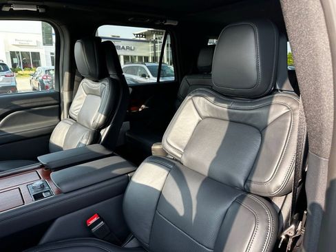 Used 2024 Lincoln Navigator Reserve AWD/4WD image 10