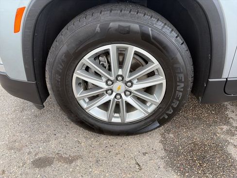 Used 2023 Chevrolet Traverse LT w/ LPO, Floor Liner Package AWD/4WD image 12