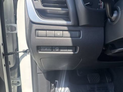 Used 2023 Nissan Rogue SV FWD image 24