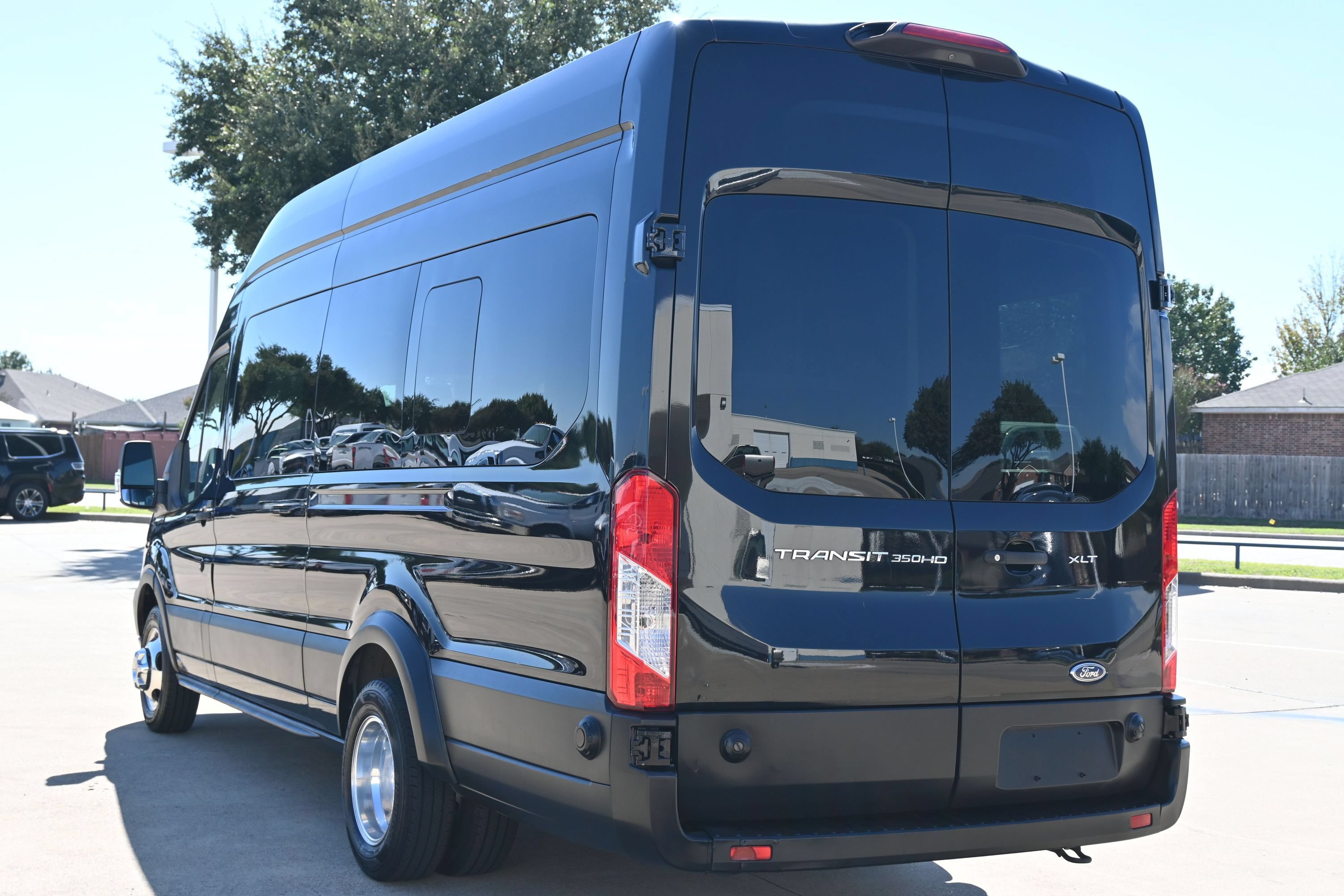 Used 2019 Ford Transit 350 XLT RWD image 6