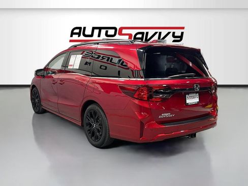Used 2025 Honda Odyssey Elite image 5