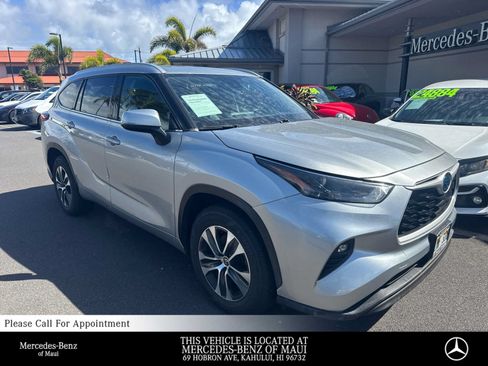 Used 2022 Toyota Highlander XLE FWD image 1