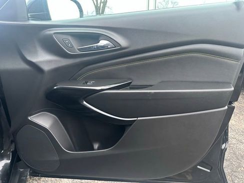 Certified 2025 Chevrolet Trax LT w/ LT Convenience Package image 16