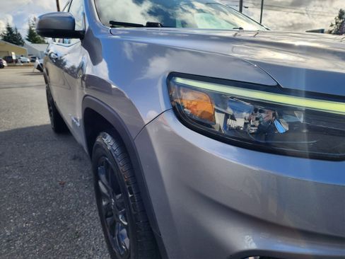 Used 2019 Jeep Cherokee Latitude Plus w/ Cold Weather Group image 29