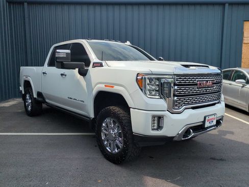 Used 2022 GMC Sierra 2500 Denali AWD/4WD image 3