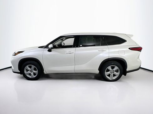 Used 2020 Toyota Highlander LE image 8
