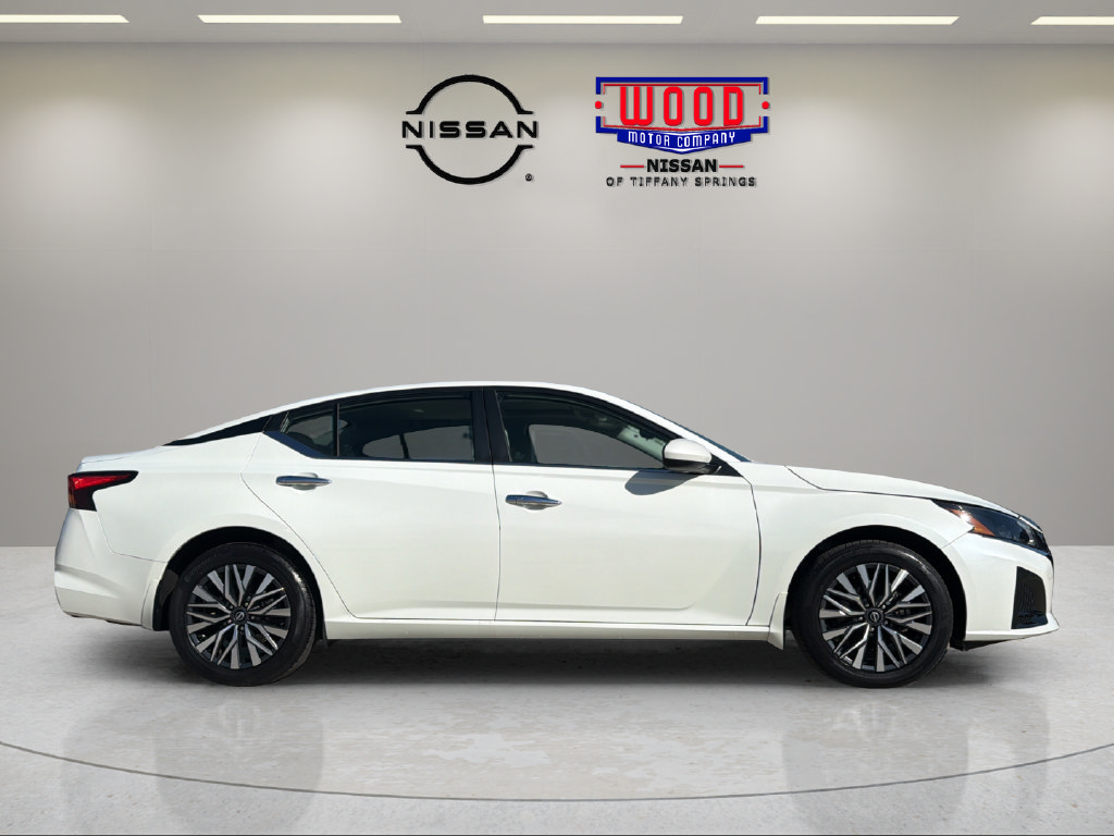 Certified 2023 Nissan Altima 2.5 SV w/ SV Premium Package AWD/4WD image 2