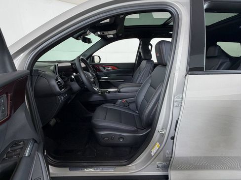 New 2026 Chevrolet Traverse Z71 w/ Enhanced Driving Package AWD/4WD image 17