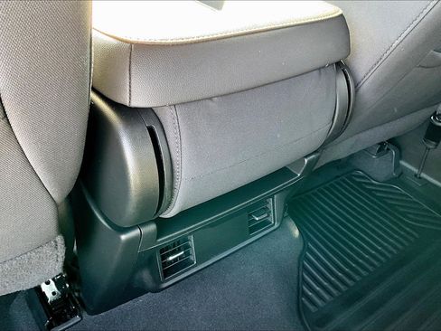 Used 2022 Chevrolet Silverado 1500 Custom image 11