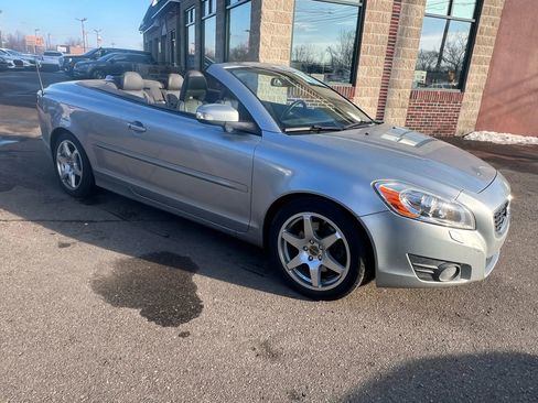 Used 2011 Volvo C70 T5 w/ Convenience Pkg FWD image 3