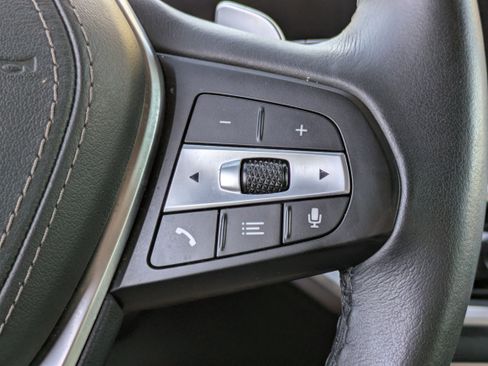 Used 2025 BMW X5 xDrive50e image 27