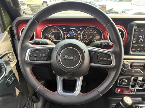 Used 2023 Jeep Wrangler Unlimited Rubicon AWD/4WD image 18
