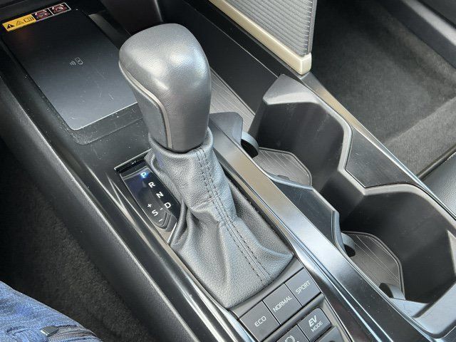 Used 2025 Toyota Camry SE FWD image 23
