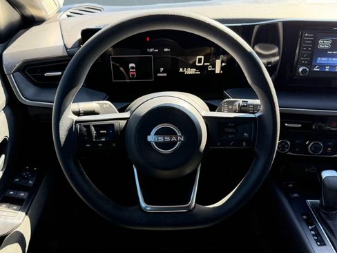 Certified 2025 Nissan Kicks S image 15