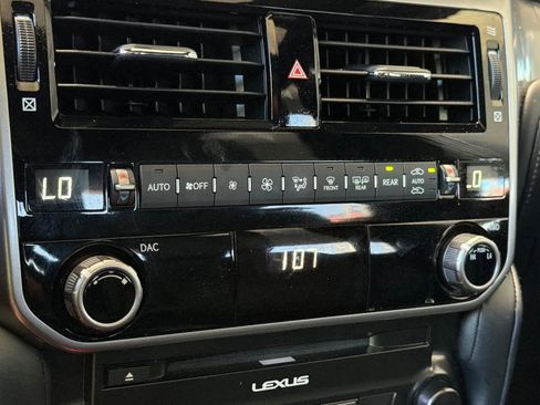 Used 2022 Lexus GX 460 Premium w/ Premium Package AWD/4WD image 23