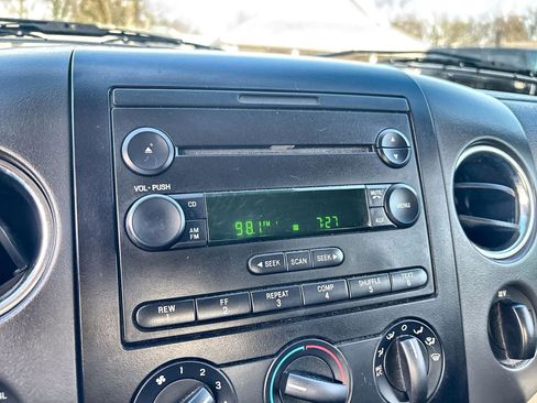 Used 2006 Ford F150 XLT image 12