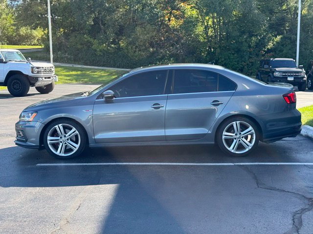 Used 2017 Volkswagen Jetta GLI FWD image 4