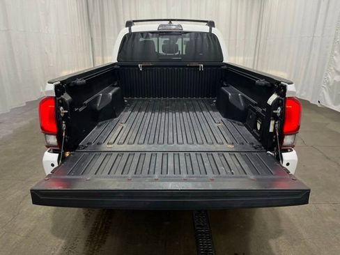 Certified 2019 Toyota Tacoma TRD Sport w/ Technology Package AWD/4WD image 12