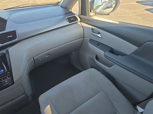 Used 2014 Honda Odyssey EX image 12