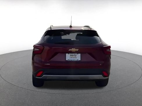 Used 2025 Chevrolet Trax LT image 16