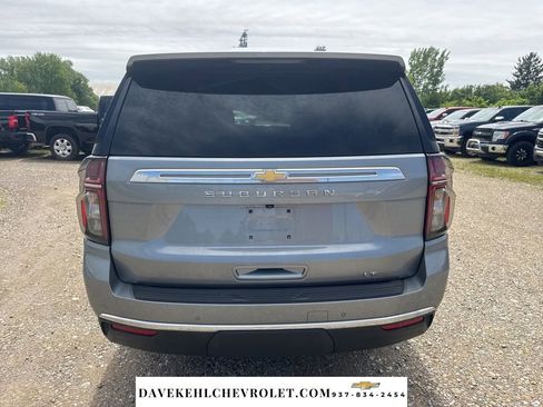 Used 2024 Chevrolet Suburban LT w/ LT Signature Package AWD/4WD image 4