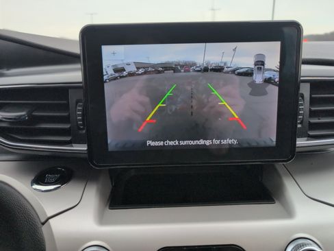 Used 2024 Ford Explorer XLT w/ Equipment Group 202A image 27