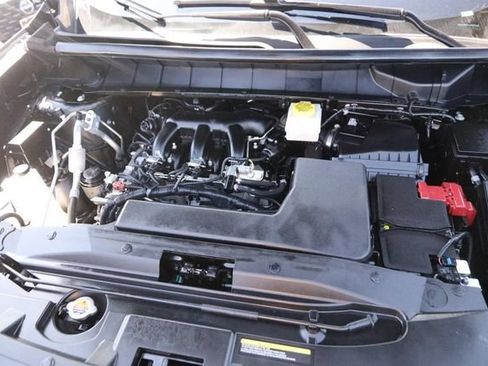 Certified 2025 Nissan Pathfinder SV AWD/4WD image 24