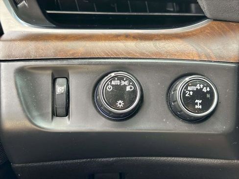 Used 2018 Cadillac Escalade Premium Luxury AWD/4WD image 24