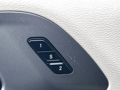 Used 2023 Chrysler Pacifica Touring-L image 27