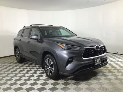 Used 2023 Toyota Highlander XLE