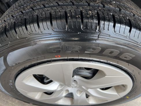 Used 2024 Toyota RAV4 LE image 29