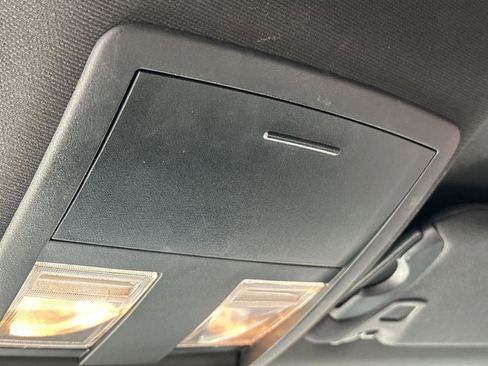 Used 2018 Dodge Challenger SXT image 28