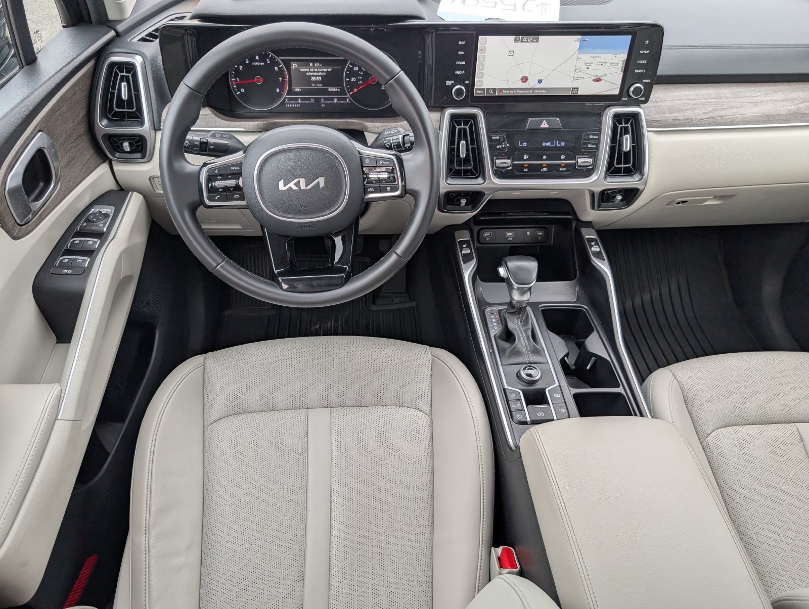 Used 2023 Kia Sorento EX w/ Panoramic Sunroof Package FWD image 6