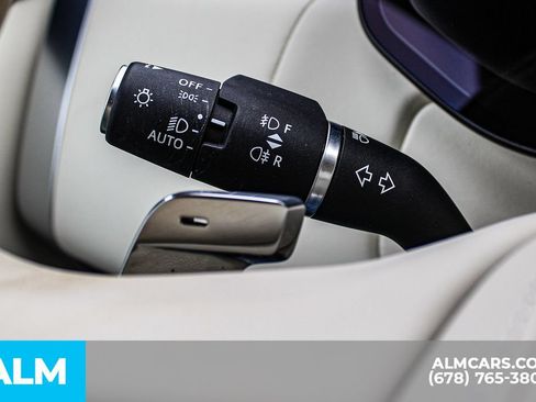 Used 2025 Land Rover Range Rover SE AWD/4WD image 28