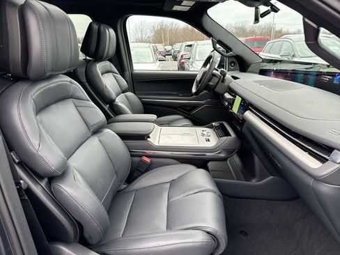 New 2025 Lincoln Navigator L Reserve w/ Jet Appearance Package image 18