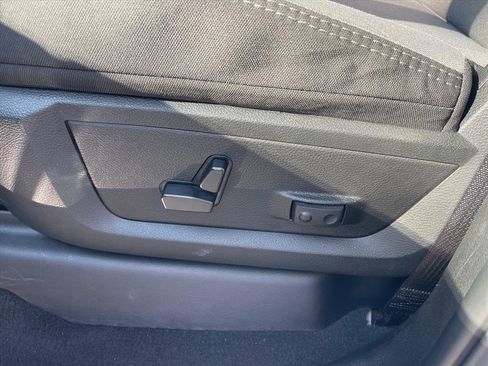 Used 2024 RAM 3500 Big Horn image 9