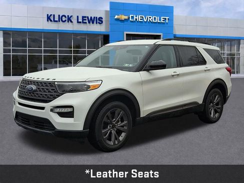 Used 2022 Ford Explorer XLT w/ Equipment Group 202A image 3