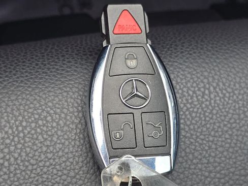 Used 2014 Mercedes-Benz E 350 4MATIC Sedan image 35