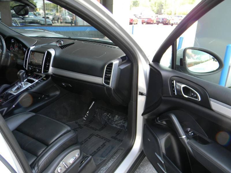 Used 2014 Porsche Cayenne S AWD/4WD image 22