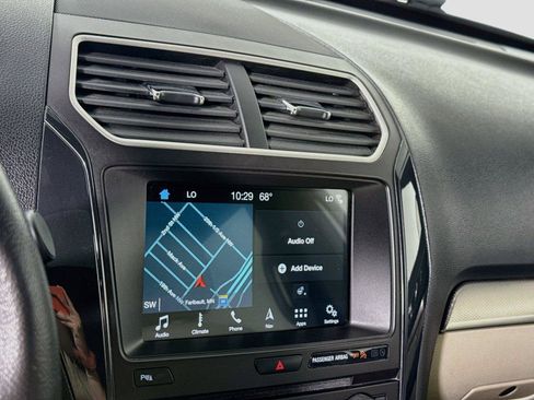 Used 2018 Ford Explorer XLT w/ Equipment Group 202A AWD/4WD image 9