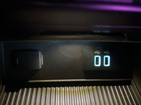 Used 2016 Ford F150 Platinum w/ Technology Package image 25