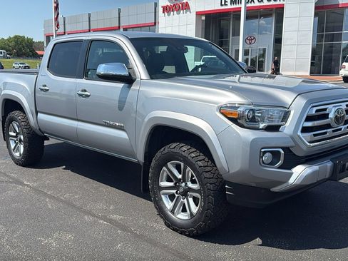 Used 2019 Toyota Tacoma Limited AWD/4WD image 24