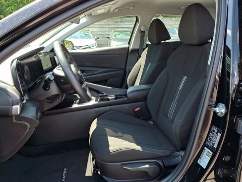 Certified 2023 Hyundai Elantra SEL w/ Convenience Package FWD image 13