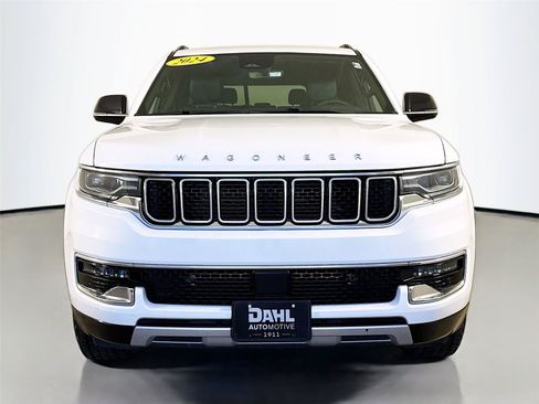 Used 2024 Jeep Wagoneer Series II AWD/4WD image 3