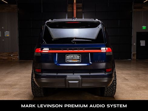 Used 2025 Lexus GX 550 w/ Accessory Package (2T) image 8