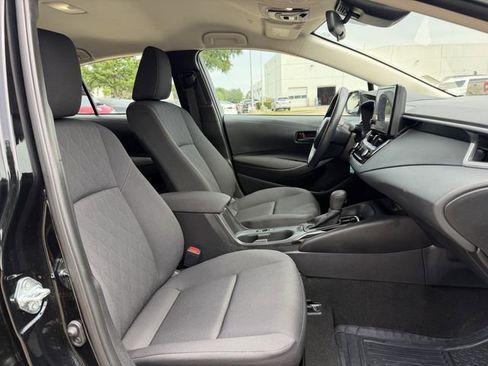 Used 2025 Toyota Corolla LE FWD image 26