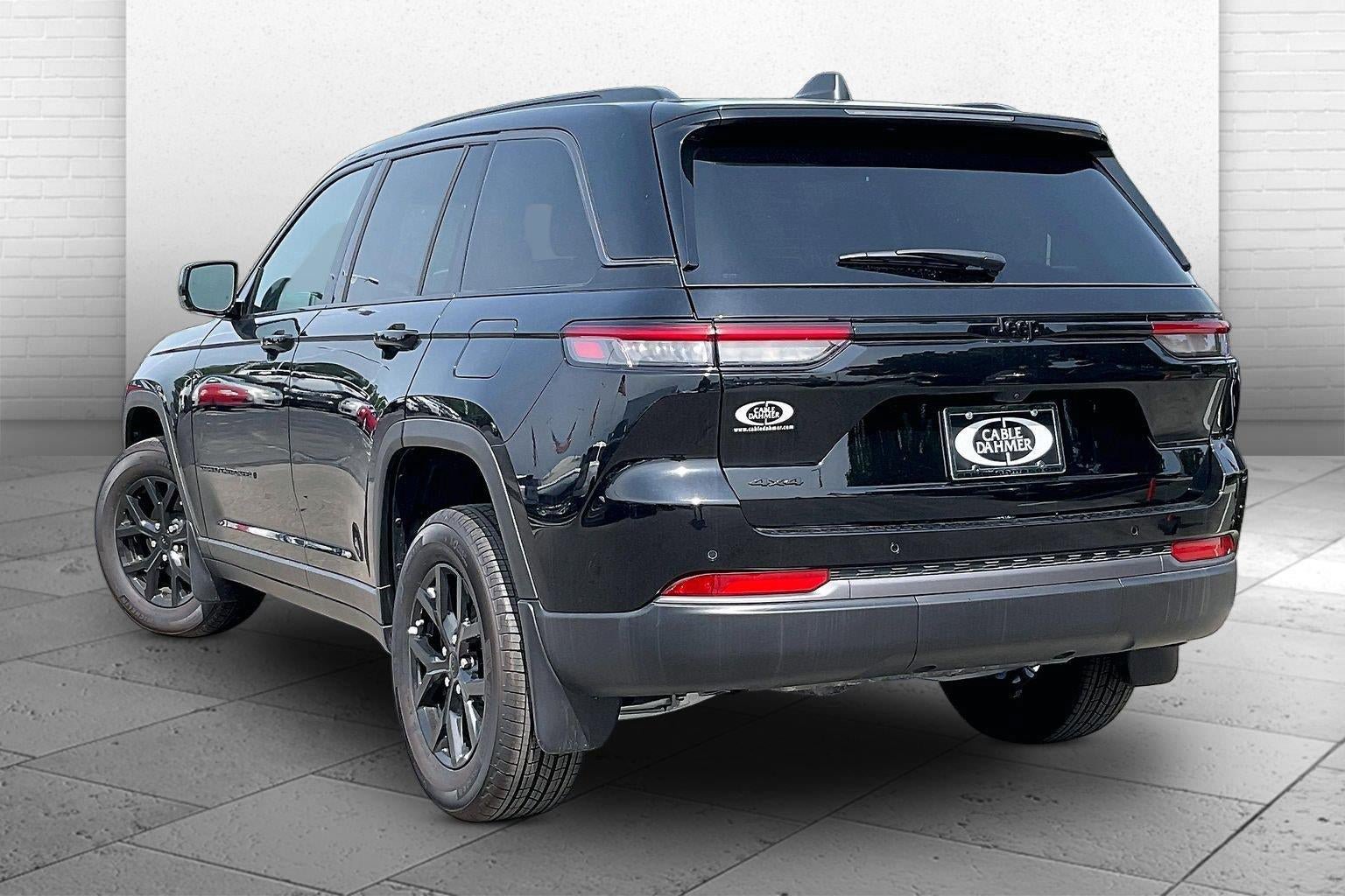 New 2026 Jeep Grand Cherokee Altitude AWD/4WD image 3